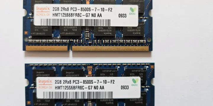 Hynix 4 Go, 2 × 2 Go DDR3 1066 SO-DIMM