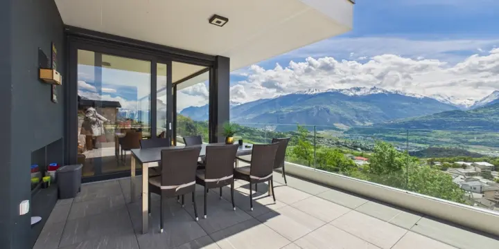 Preiskracher: Moderne Traumvilla mit Pool zum Spitzenpreis
