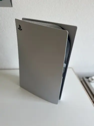 PlayStation 5 mit Laufwerk — top Zustand, wenig benutzt