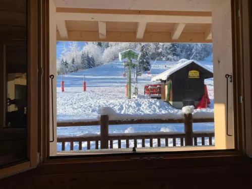 Morzine appartement rez de pistes à louer saison hiver à Morzine