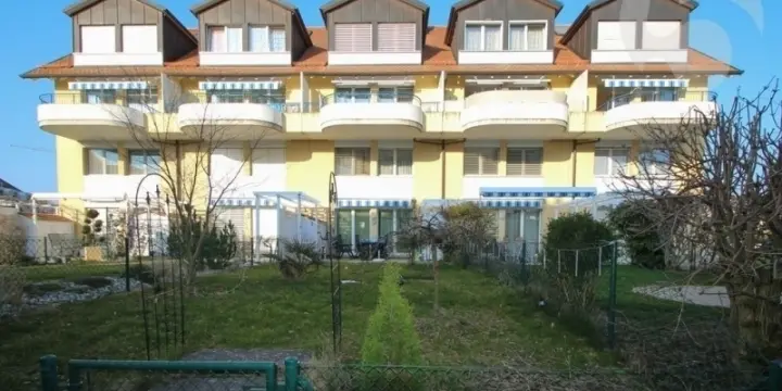 Echallens-centre: Appartement duplex avec jardin