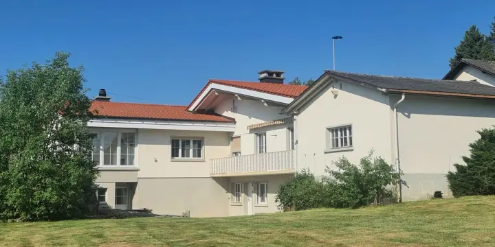 À vendre aux Franches-Montagnes, maison de maître de 7.5 pièces
