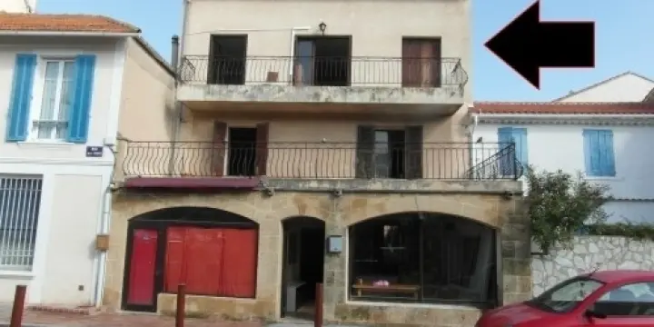 T4 62 m2 +comble à renover  sur le port 