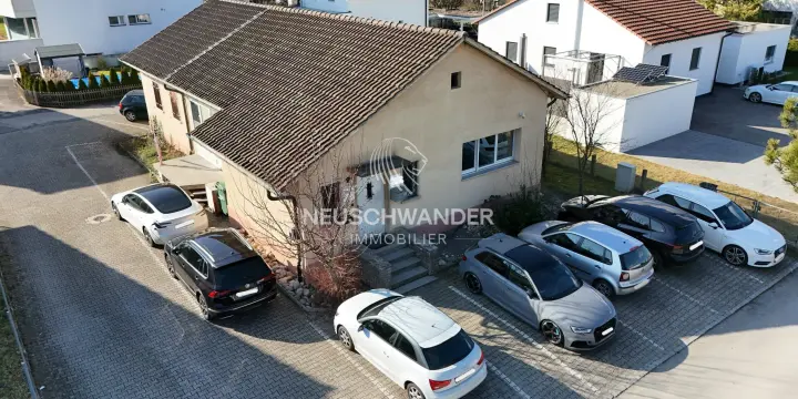 Atelier à transformer en une maison familiale à Bassecourt à vendre