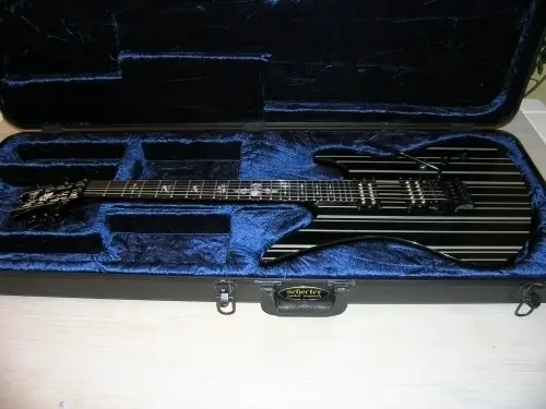Schecter Synyster Custom avec coffre