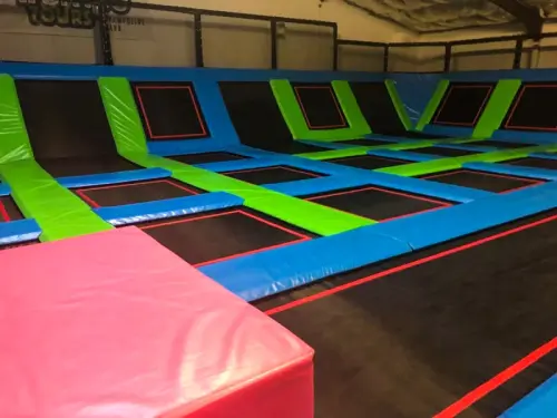 600m2 de Trampolines quasi neufs à Melun