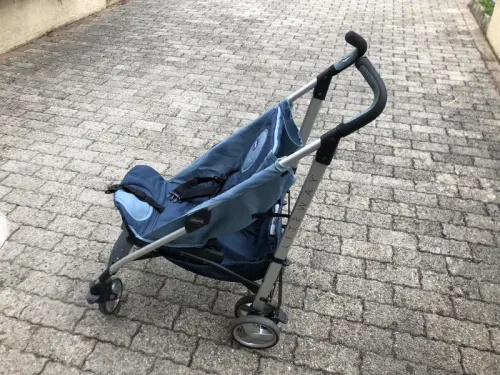 Poussette parapluie Chicco à Sullens