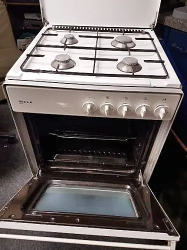Cuisinière à gaz Neff à Vernier