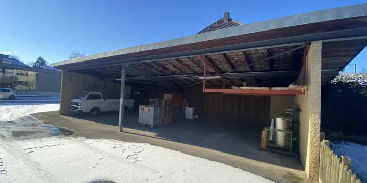 Centre ville place(s) de parc couverte(s).