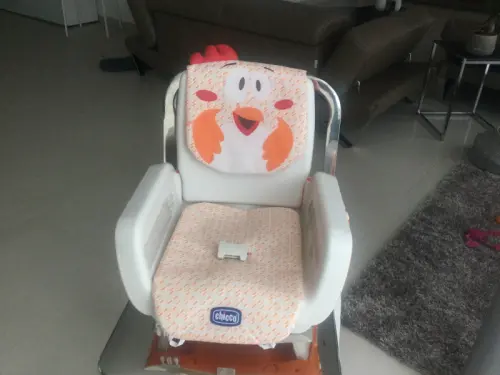 Rehausseur Chicco à Attalens