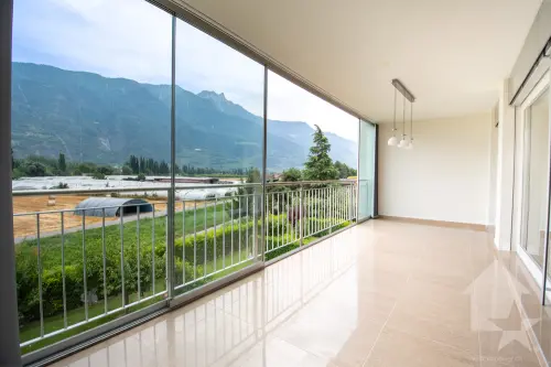 Spacieux appartement traversant dans les bains de Saillon à Saillon
