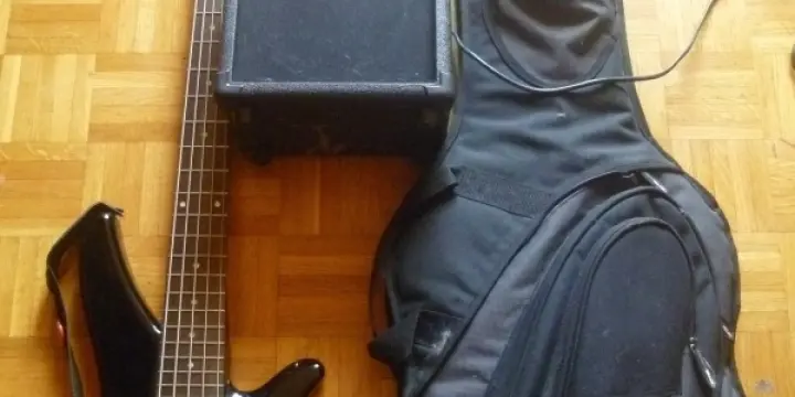 Basse Yamaha TRBX noir 5 cordes