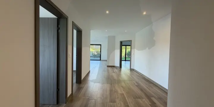 Magnifique appartement de standing de 4,5 pièces avec terrasse, jardin