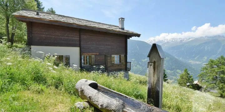 Magnifique chalet à la montagne au calme et spacieux