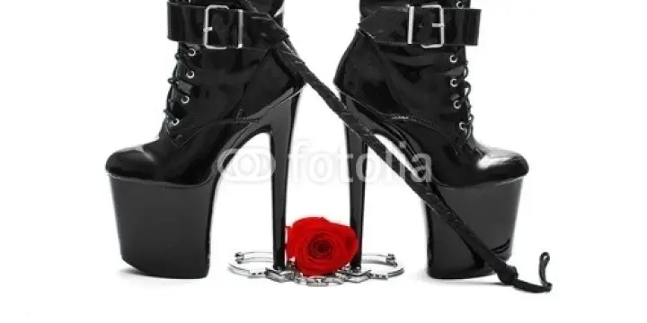 telephone rose ou dominatrice