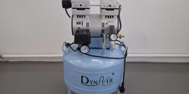 Compresseur sans huile 38 L — silencieux, 8 bar, 220 V