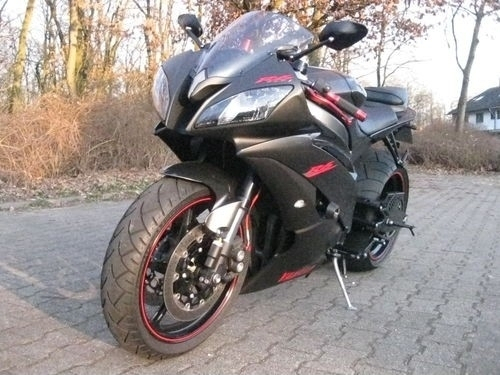 2009 Yamaha r6 custom à Kirchberg - Joomil.ch