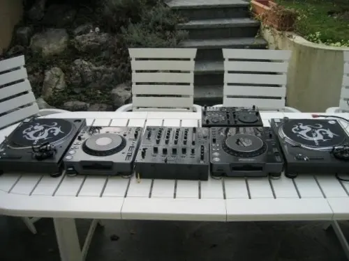 Set platine cd et vinyle table de mixage à geneve
