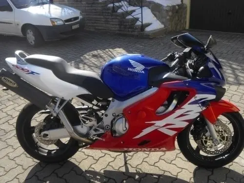 moto honda cbr 600f 25kw à Lentigny