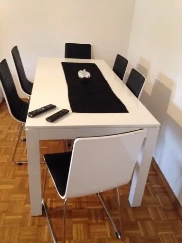 Salle à manger Avec 6 chaises à Fribourg