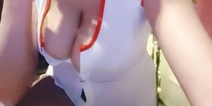Blonde poitrines XXXl  formes généreuses .privé