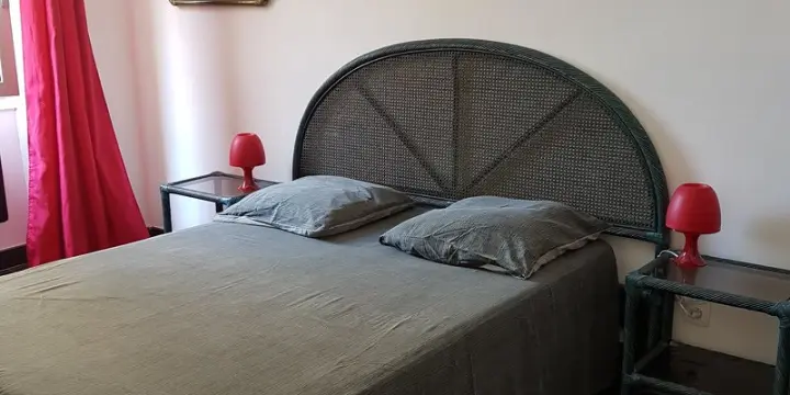 Studio meublé Disponible