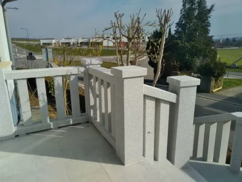 Balcons en pierre naturelle à VILAR  FORMOSO