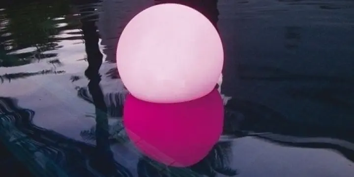 Lampe d'ambiance flottante piscine
