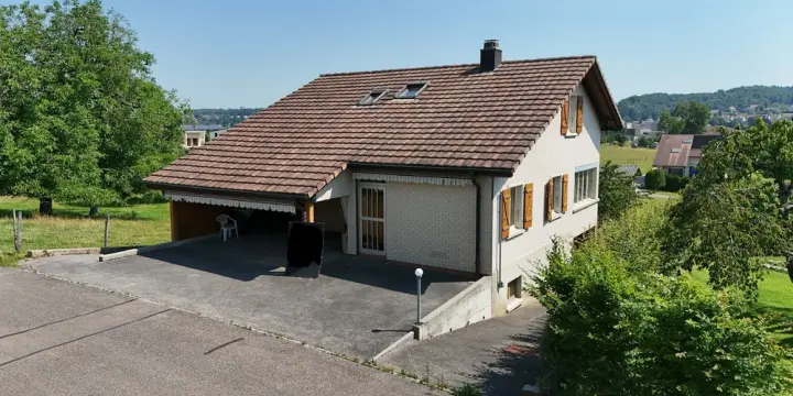 Maison accueillante avec espace extérieur paisible