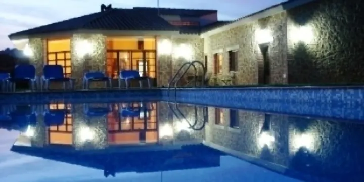maison avec piscine pres de la plage