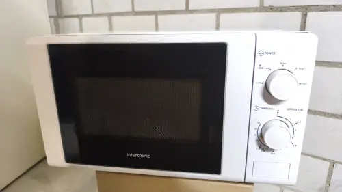 Four à micro-ondes Intertronic 700W