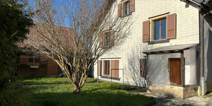 À vendre charmante petite maison de 5.5 pièces à rénover à Bonfol