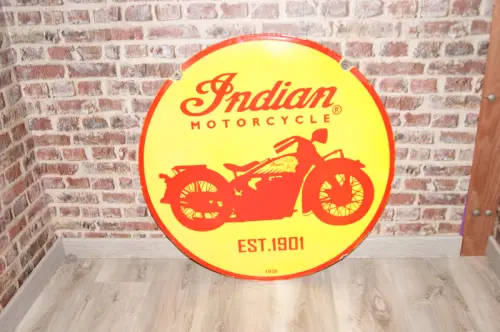 Plaque émaillée Indian Motorcycle. à DIJON