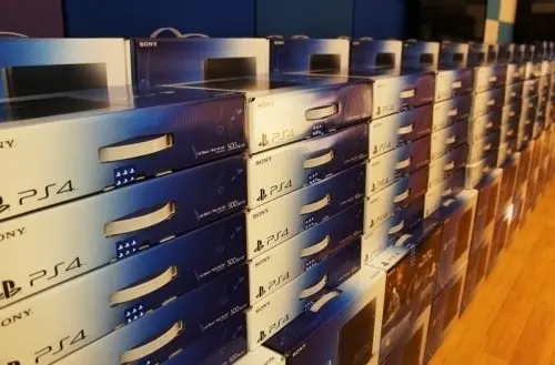 vds console sony ps4 neuf
