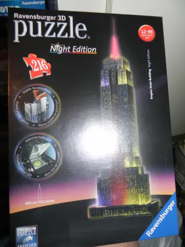 A vendre puzzle 3D lumière LED 216 pièces sous célophane à Yverdon