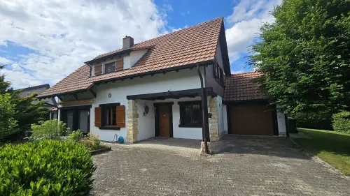 À vendre à Malleray maison de 6.5 pièces sur un terrain de 858 m² à Malleray