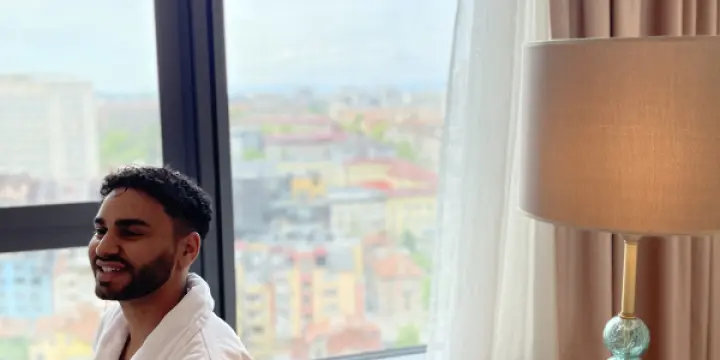 Masseur & Escort Gay Très Bien Monté – Lausanne