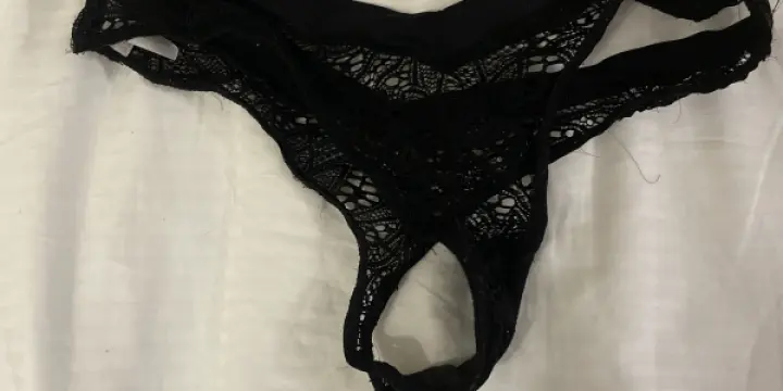 Brésilienne bien formé. Je vends mes petites culotte et chaussettes