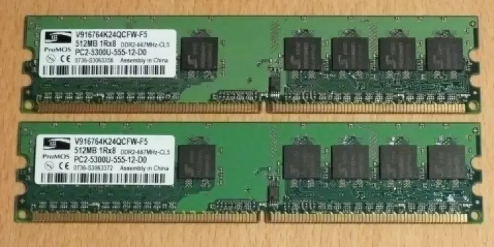 Barettes de RAM 2x512Mb ddr2