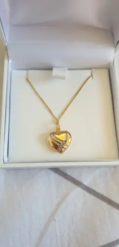 Collier or et diamants à Bramois