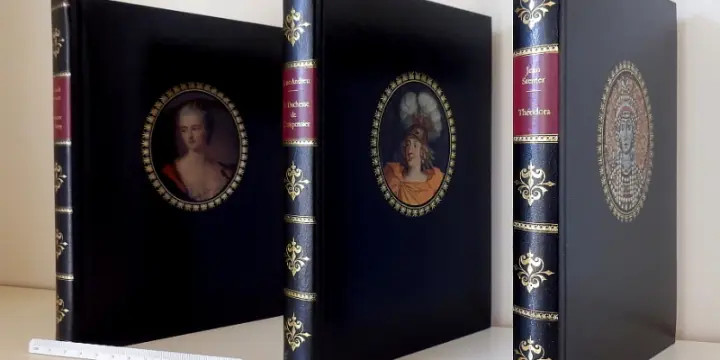 Livres reliés sur les Femmes Célèbres de l'Histoire