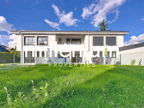 Villa neuve mitoyenne avec jardin à Presinge