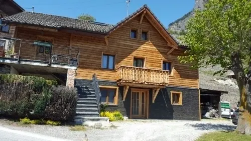 Chalet 6.5 avec apart. de 3 pces 480.000 à Leytron