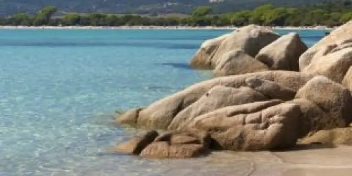 Maison les pieds dans l'eau en Corse
