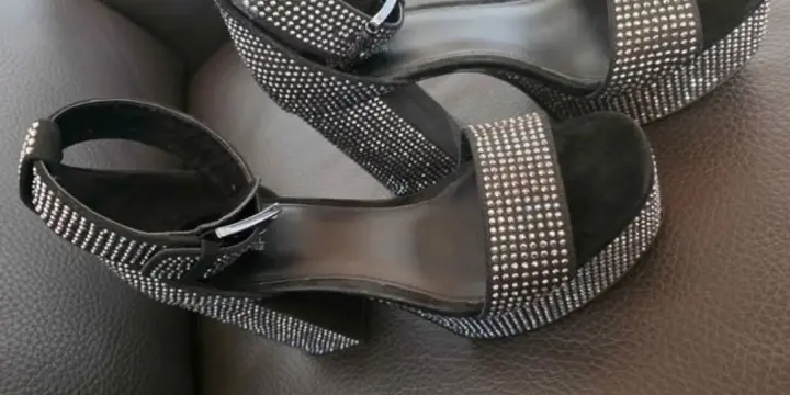 chaussures à vendre