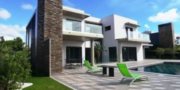 Villa 5 chambres Quarteira Ref F244