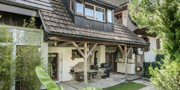 Charmantes Haus, lauschiger Garten, viel Herz