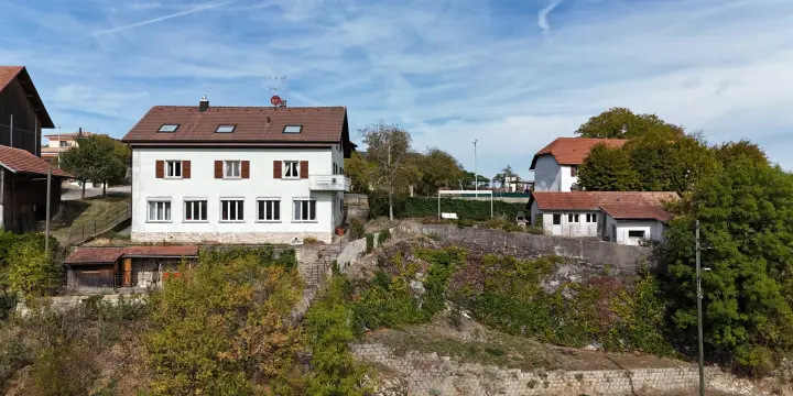 À vendre à Grandfontaine maison pleine de potentiel de 9.5 pièces