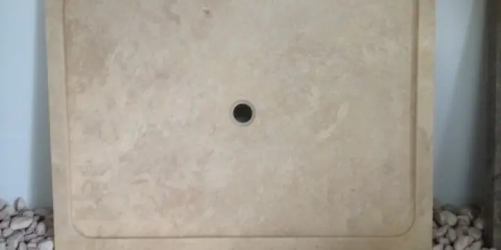 Bac à douche en pierre naturelle