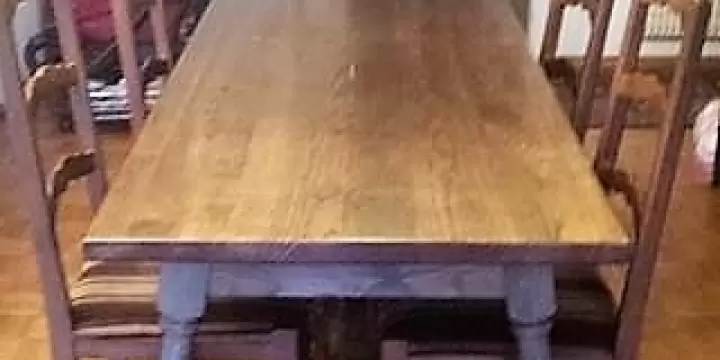Magnifique table en bois massif